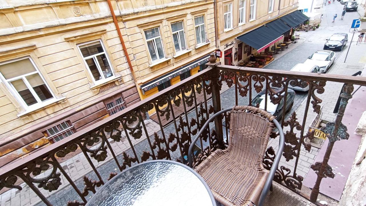 Ляльковий Театр Не Мансарда Lviv Exteriör bild