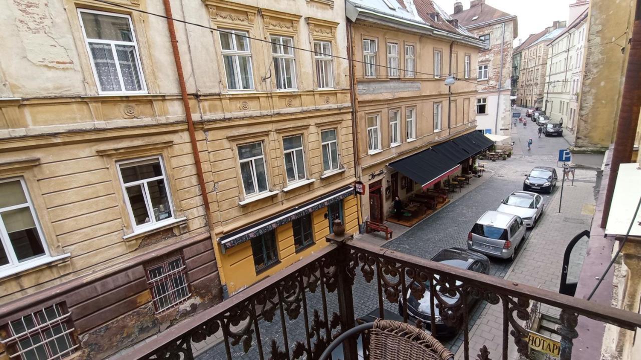 Ляльковий Театр Не Мансарда Lviv Exteriör bild